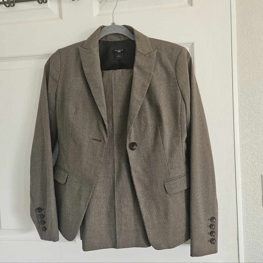 Ann Taylor Blazer & Pants Set 0